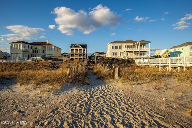 9804 Clarendon Drive, Emerald Isle, NC 28594