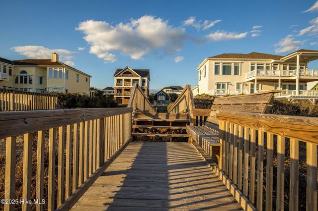 9804 Clarendon Drive, Emerald Isle, NC 28594