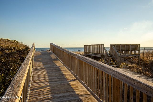 9804 Clarendon Drive, Emerald Isle, NC 28594