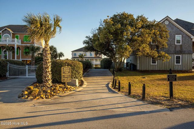 9804 Clarendon Drive, Emerald Isle, NC 28594