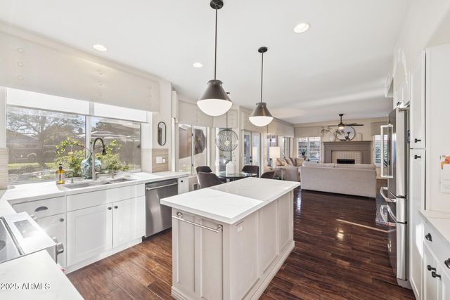 14268 S 12th Place, Phoenix, AZ 85048