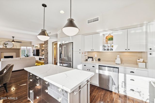 14268 S 12th Place, Phoenix, AZ 85048