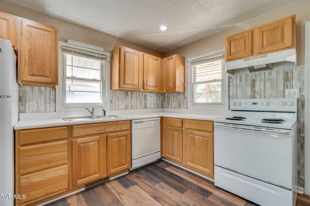 111 West E Street, Elizabethton, TN 37643