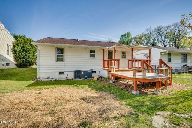 111 West E Street, Elizabethton, TN 37643