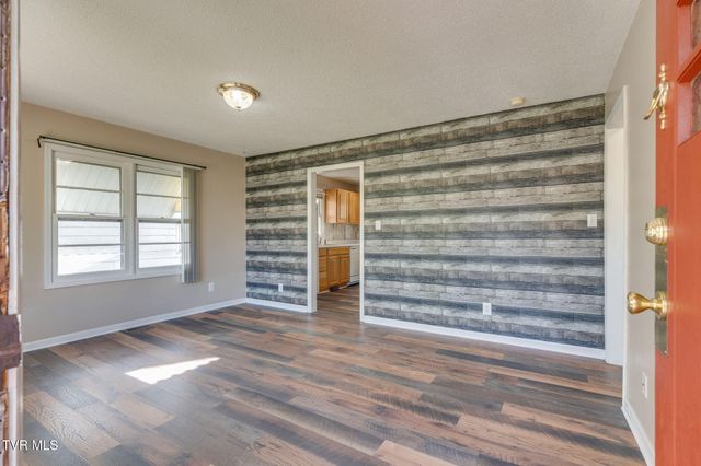 111 West E Street, Elizabethton, TN 37643