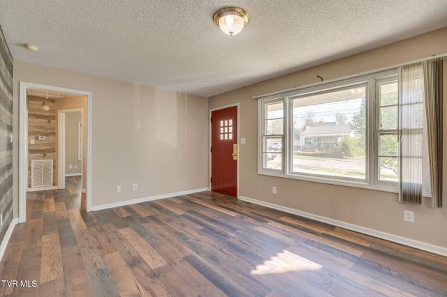 111 West E Street, Elizabethton, TN 37643