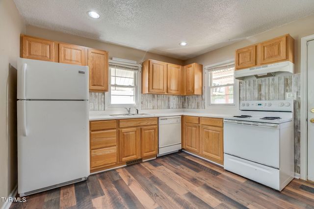 111 West E Street, Elizabethton, TN 37643