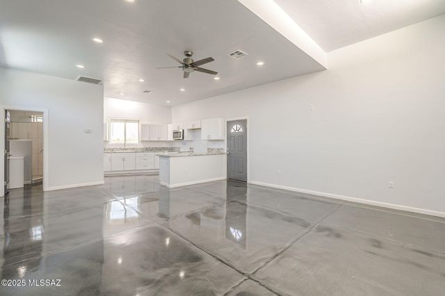 6060 N Camino Almonte, Tucson, AZ 85718