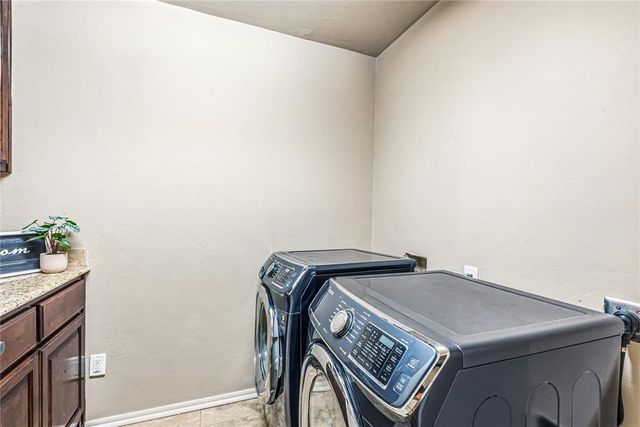 1117 Samantha Lane, Moore, OK 73160