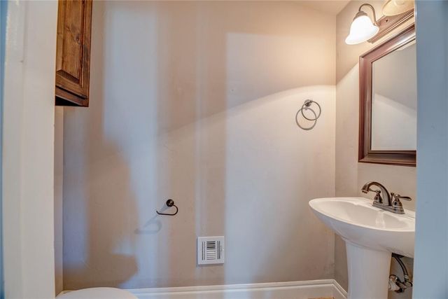 1117 Samantha Lane, Moore, OK 73160