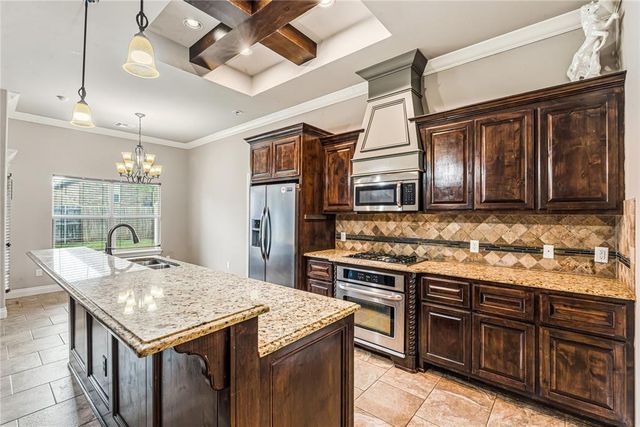 1117 Samantha Lane, Moore, OK 73160