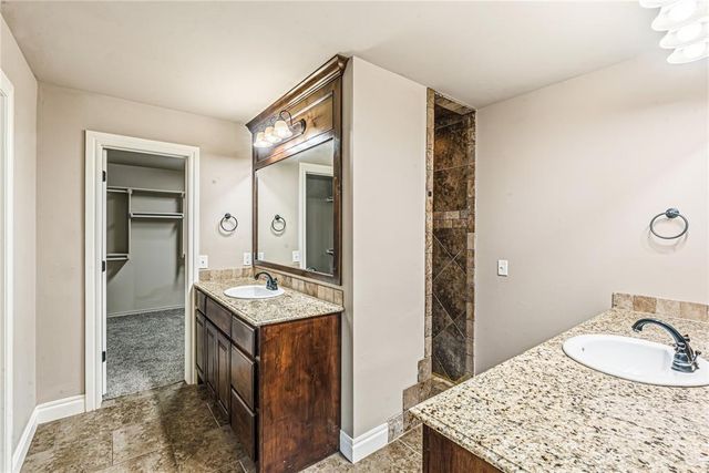 1117 Samantha Lane, Moore, OK 73160