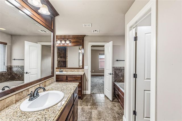1117 Samantha Lane, Moore, OK 73160
