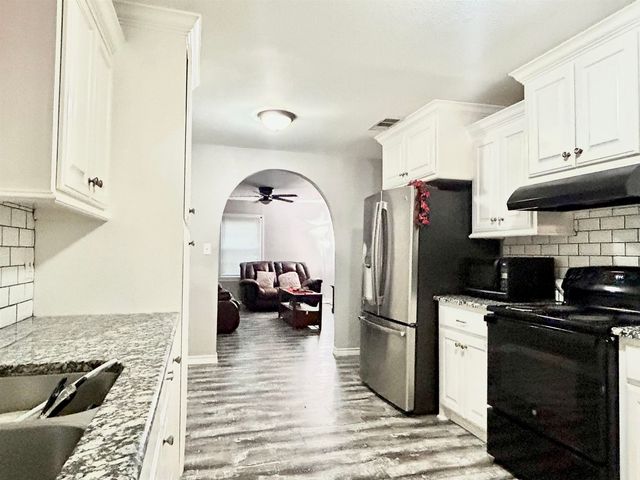 1106 Fairway Dr., Longview, TX 75604