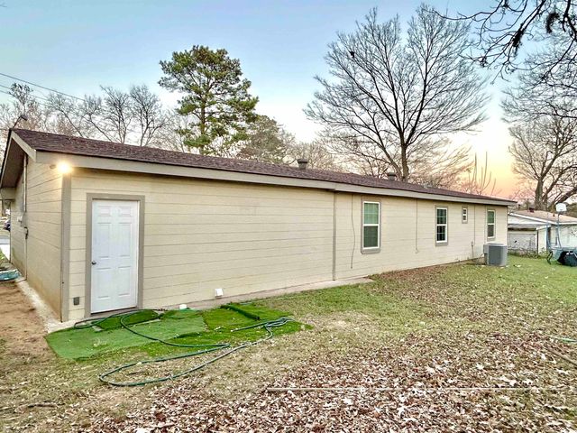 1106 Fairway Dr., Longview, TX 75604