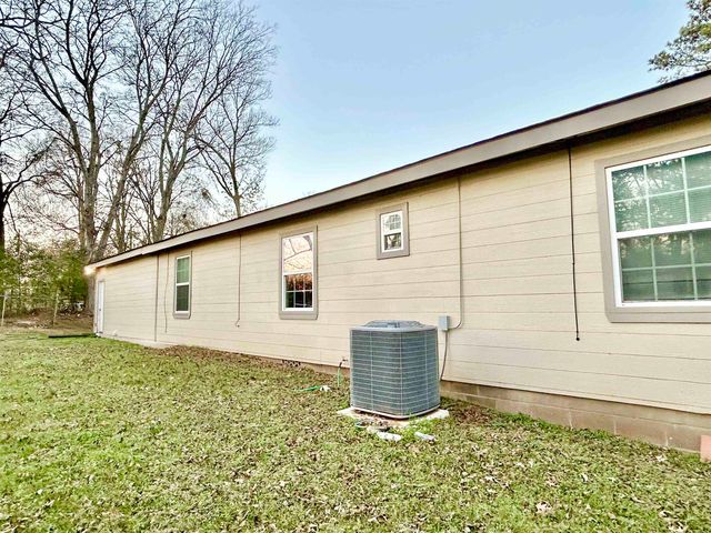 1106 Fairway Dr., Longview, TX 75604