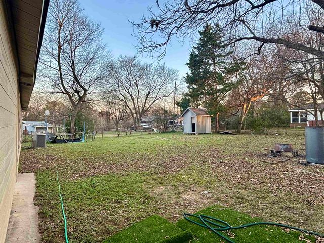 1106 Fairway Dr., Longview, TX 75604