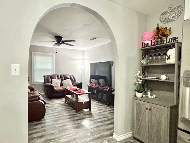 1106 Fairway Dr., Longview, TX 75604