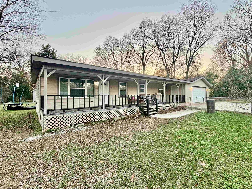 1106 Fairway Dr., Longview, TX 75604