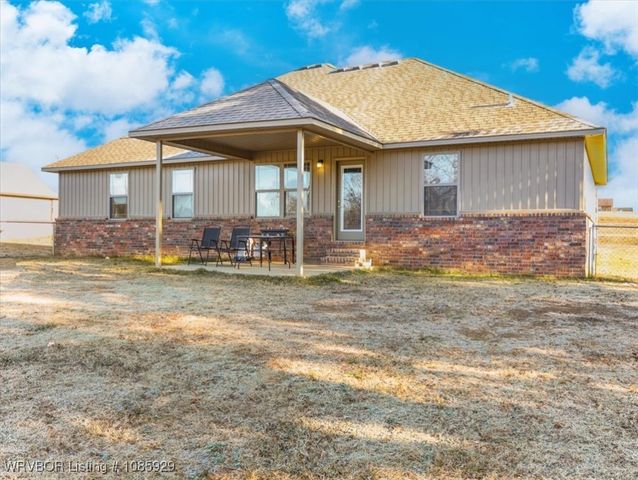 206 Blackstone Drive, Wister, OK 74966