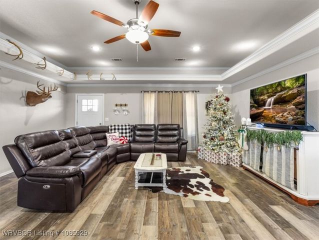 206 Blackstone Drive, Wister, OK 74966