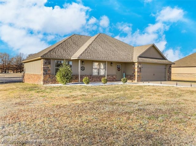 206 Blackstone Drive, Wister, OK 74966