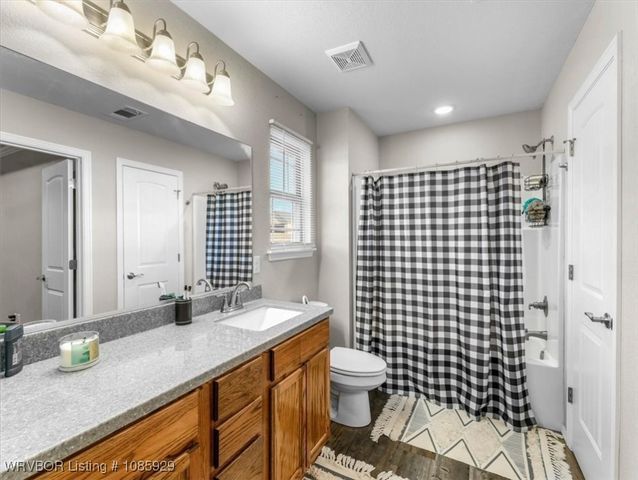 206 Blackstone Drive, Wister, OK 74966