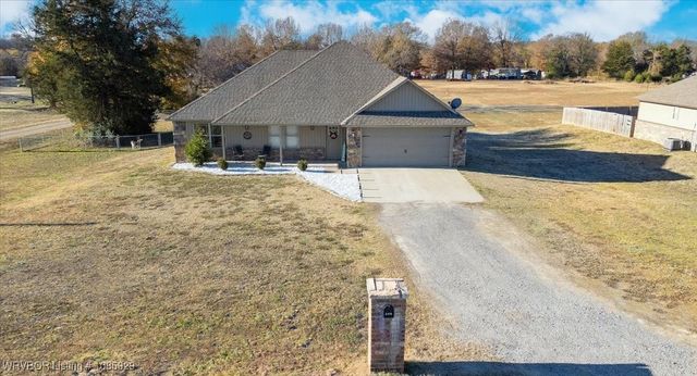 206 Blackstone Drive, Wister, OK 74966