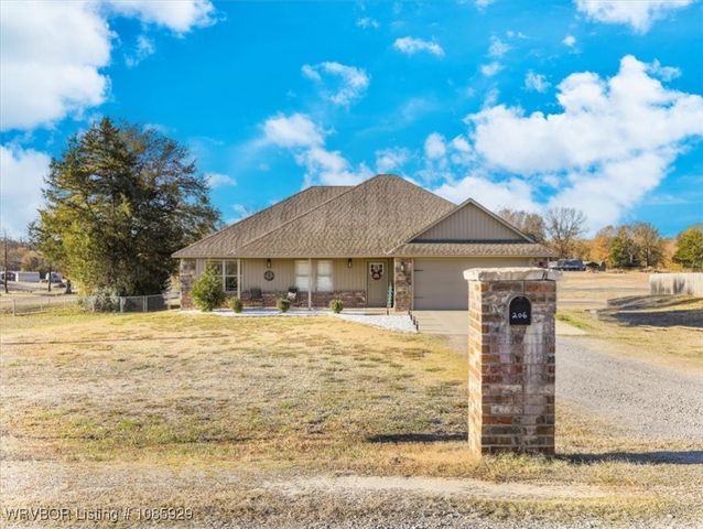 206 Blackstone Drive, Wister, OK 74966