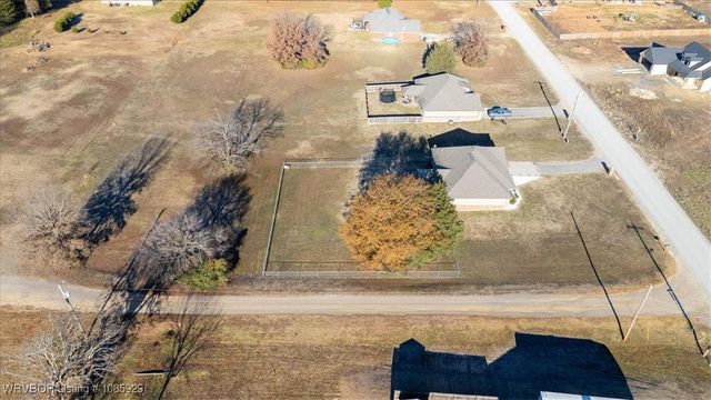 206 Blackstone Drive, Wister, OK 74966