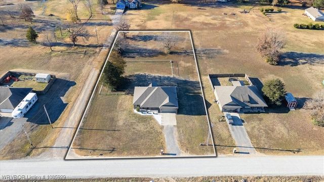 206 Blackstone Drive, Wister, OK 74966