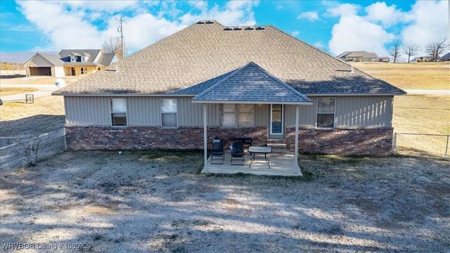 206 Blackstone Drive, Wister, OK 74966