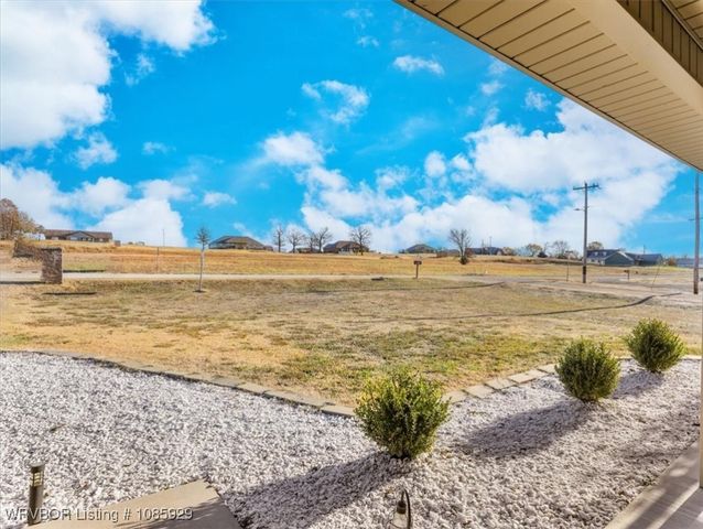 206 Blackstone Drive, Wister, OK 74966
