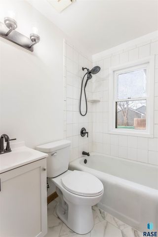 613 S Garfield Ave Avenue, Sioux Falls, SD 57104