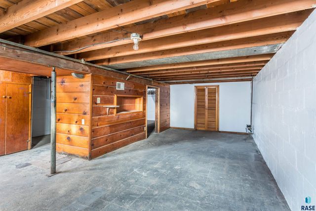 613 S Garfield Ave Avenue, Sioux Falls, SD 57104