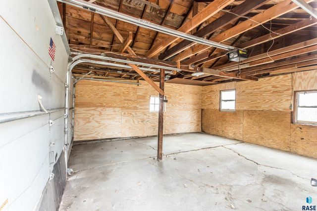 613 S Garfield Ave Avenue, Sioux Falls, SD 57104