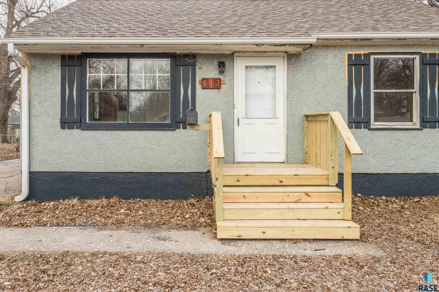 613 S Garfield Ave Avenue, Sioux Falls, SD 57104