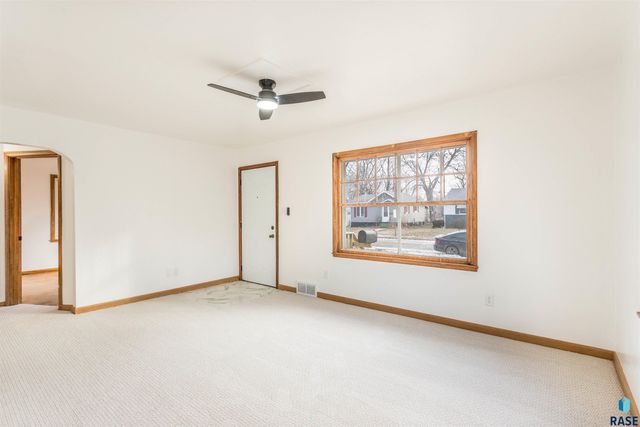 613 S Garfield Ave Avenue, Sioux Falls, SD 57104