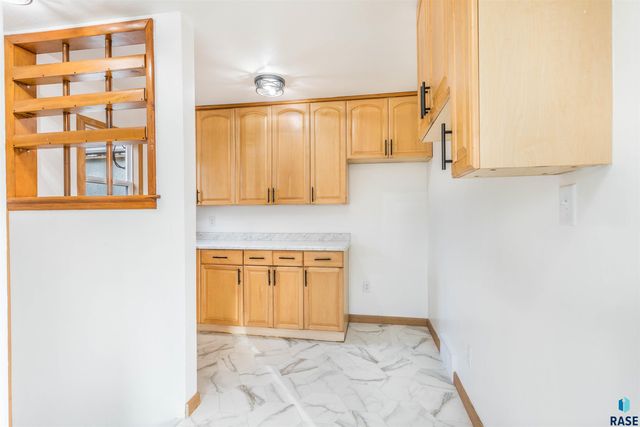 613 S Garfield Ave Avenue, Sioux Falls, SD 57104