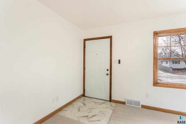 613 S Garfield Ave Avenue, Sioux Falls, SD 57104