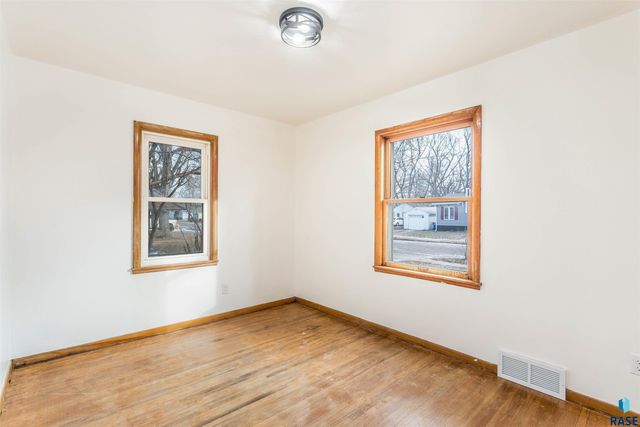 613 S Garfield Ave Avenue, Sioux Falls, SD 57104