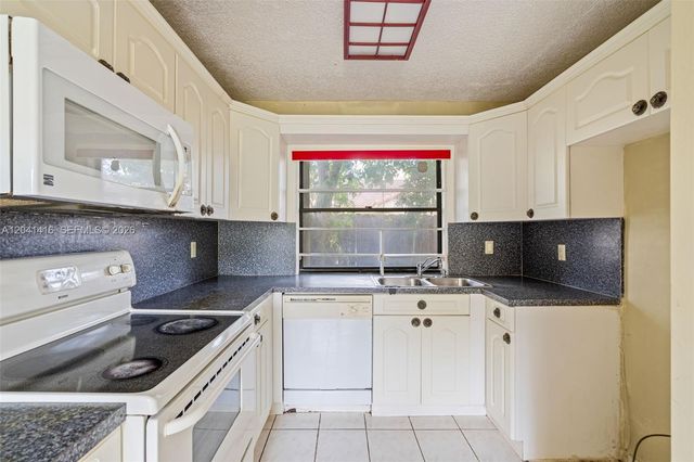 6233 NW 170th Terrace, Miami, FL 33015