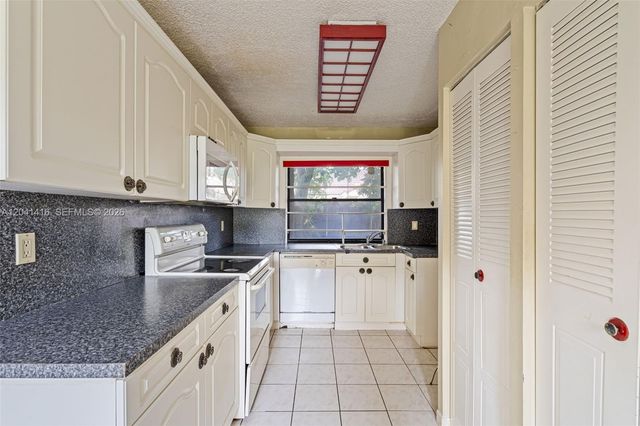 6233 NW 170th Terrace, Miami, FL 33015