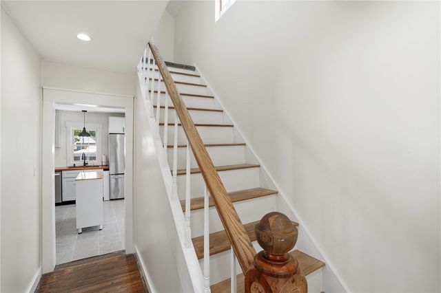 34 Lake Avenue, Barrington, RI 02806