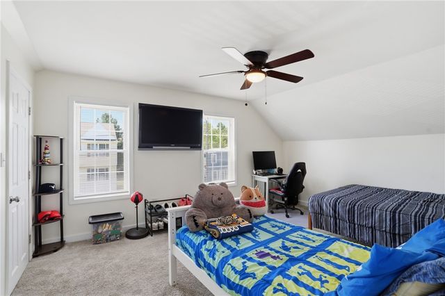 34 Lake Avenue, Barrington, RI 02806