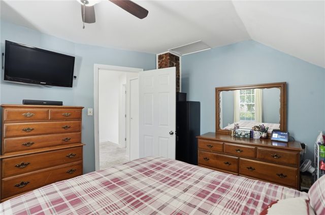 34 Lake Avenue, Barrington, RI 02806