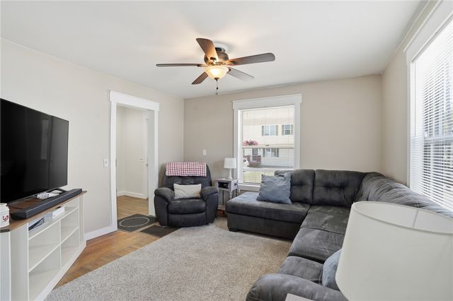 34 Lake Avenue, Barrington, RI 02806