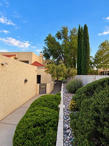 9421 Lancaster NE, Albuquerque, NM 87111