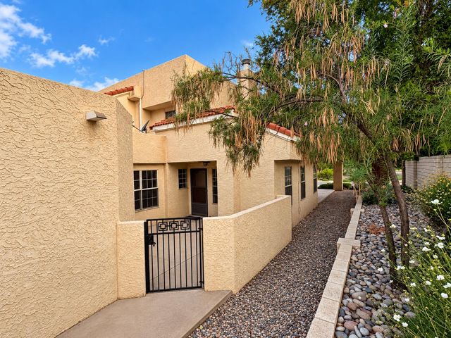 9421 Lancaster NE, Albuquerque, NM 87111