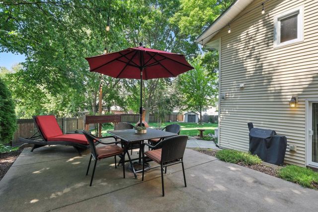 17925 28th Avenue N, Plymouth, MN 55447